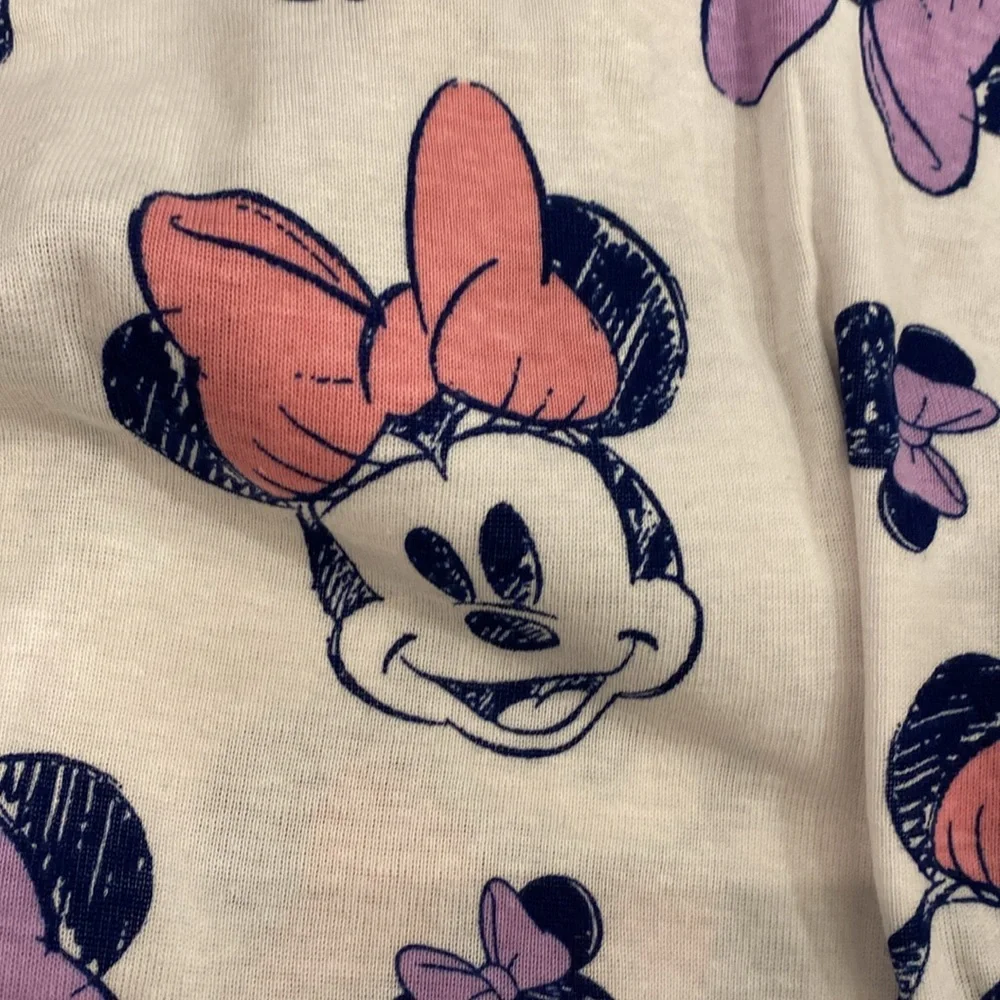 Girl’s Disney Minnie Mouse Pajama‎ Set.  White/Pink/Purple.  Size 10.